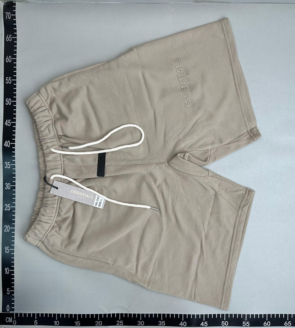 Essentials — Shorts — QC 2